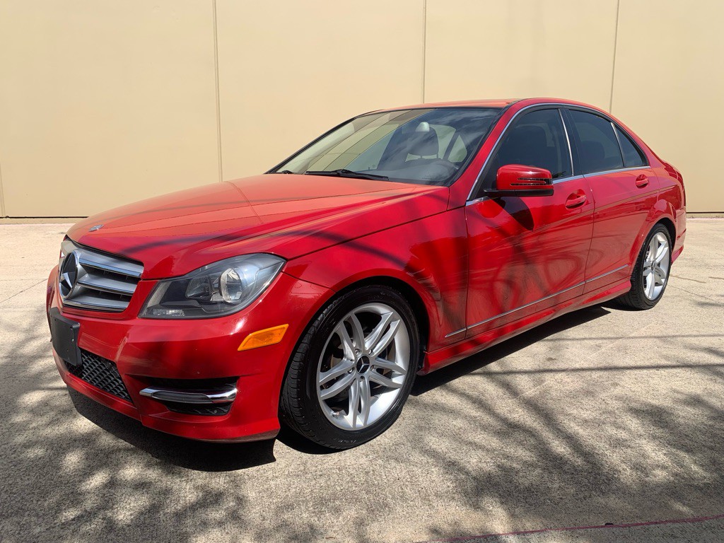 2013 Mercedes-Benz C-Class Image 2