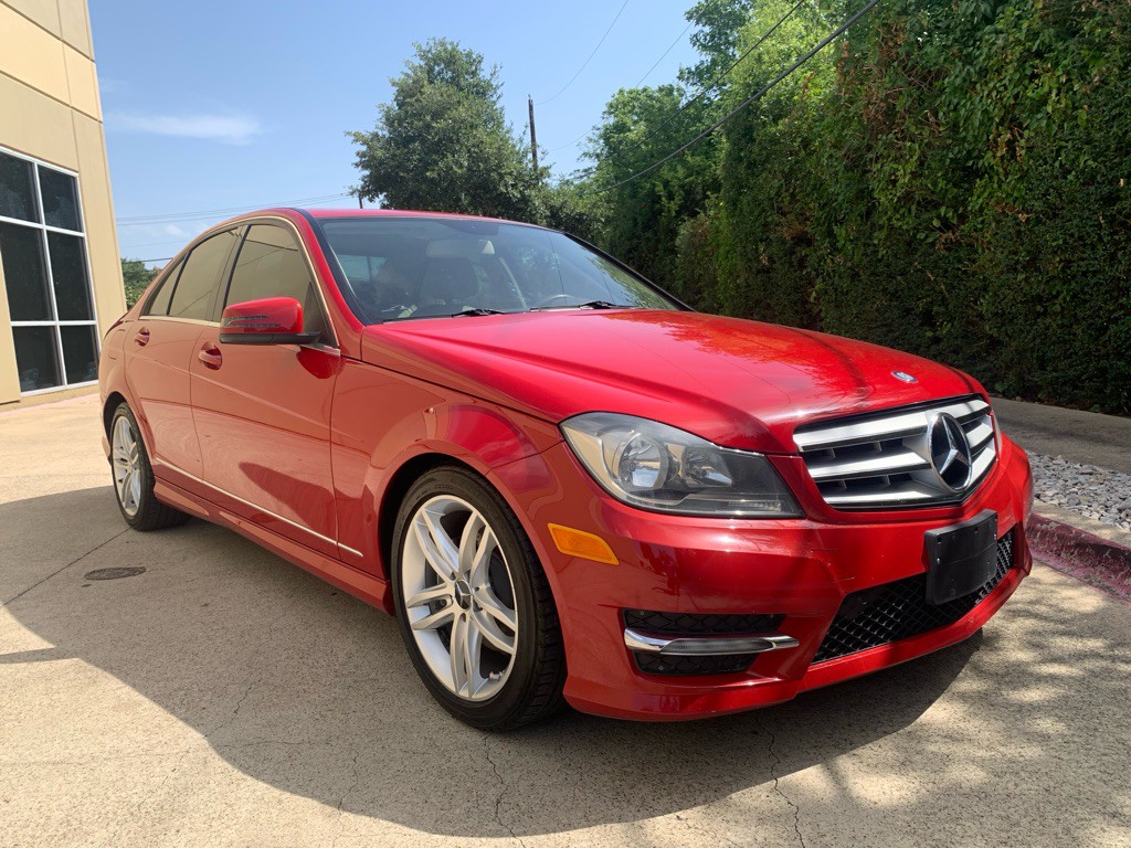 2013 Mercedes-Benz C-Class Image 3