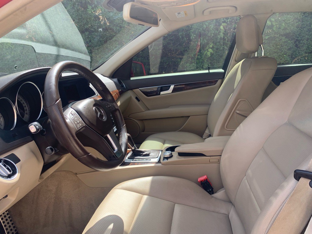 2013 Mercedes-Benz C-Class Image 9