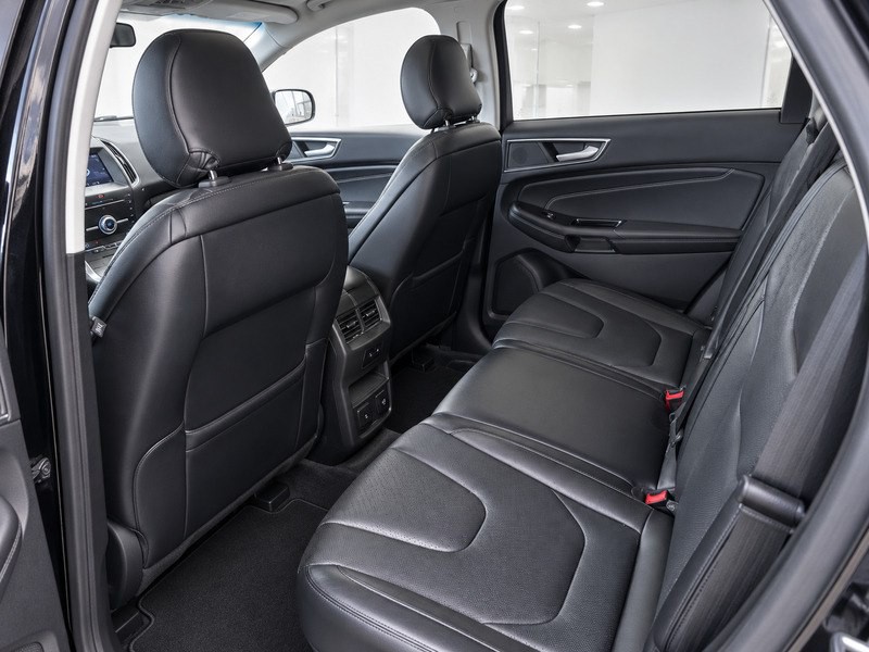 2019 Ford Edge Image 11