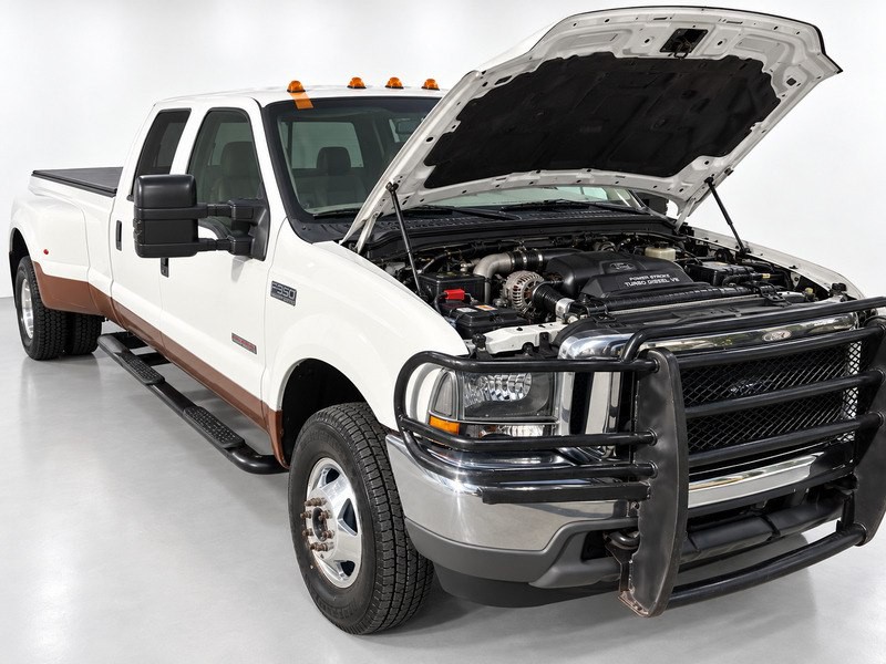 2004 Ford F-350 Image 25