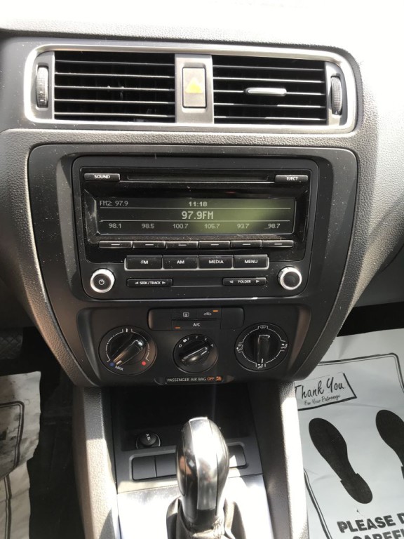 2013 Volkswagen Jetta Image 18