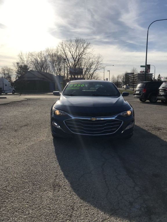 2019 Chevrolet Malibu Image 2