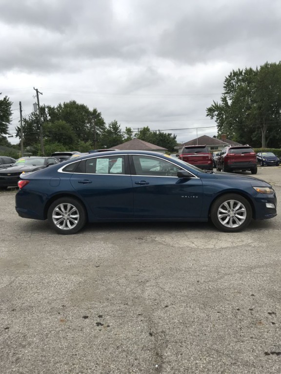 2019 Chevrolet Malibu Image 2