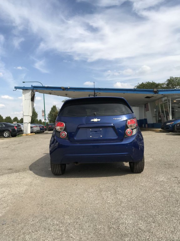 2012 Chevrolet Sonic Image 3
