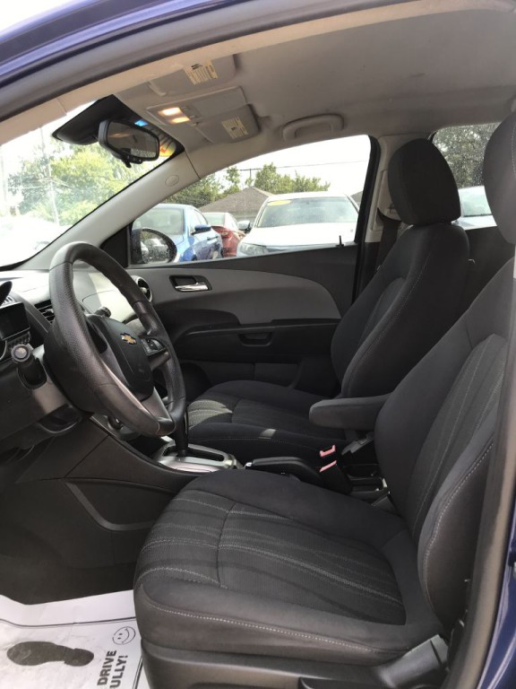 2012 Chevrolet Sonic Image 13
