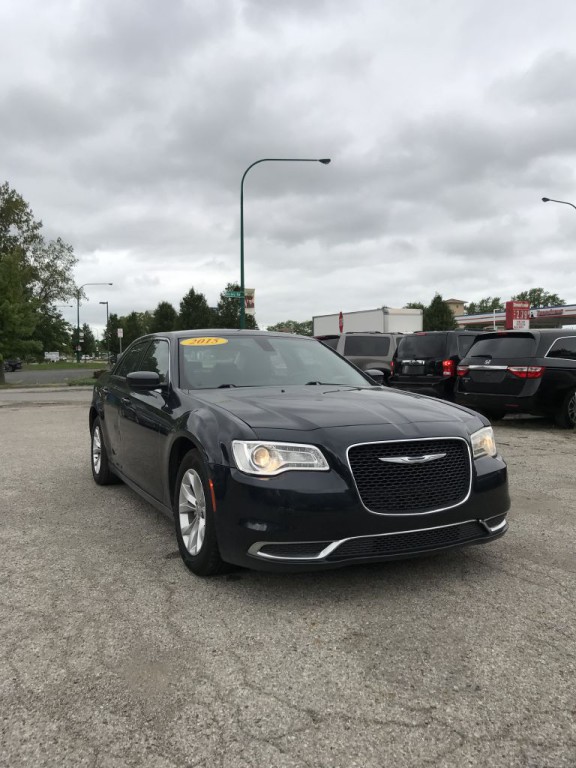 2015 Chrysler 300 Image 1