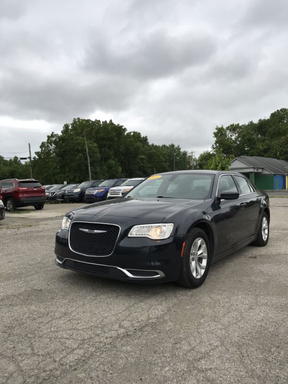 2015 Chrysler 300 Image 7
