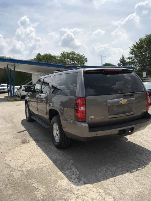 2012 Chevrolet Suburban Image 5