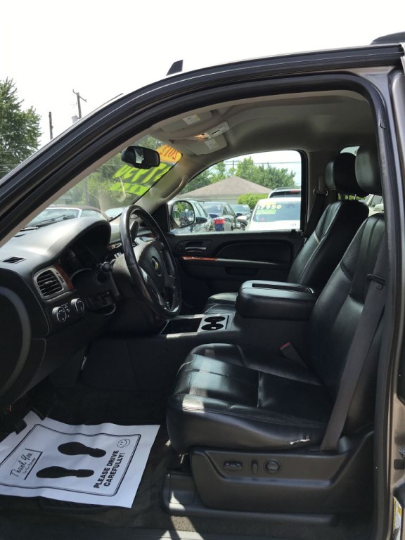 2012 Chevrolet Suburban Image 15