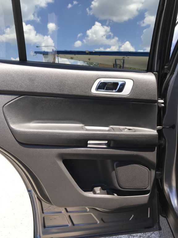 2013 Ford Explorer Image 16
