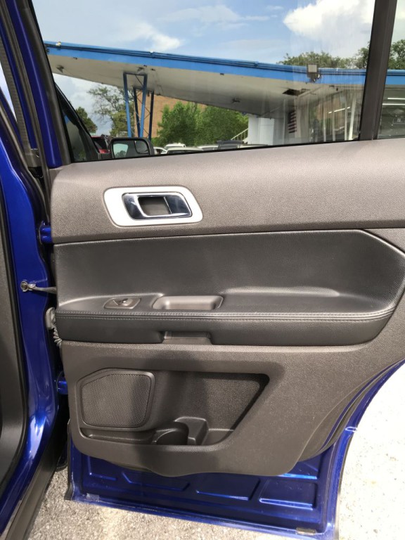 2015 Ford Explorer Image 12