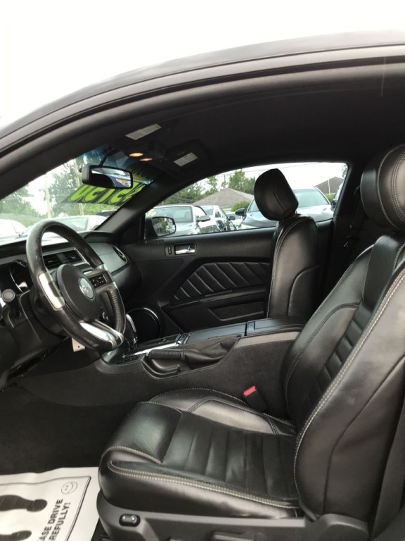 2013 Ford Mustang Image 11