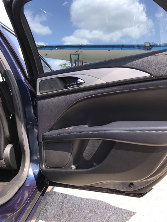 2017 Lincoln MKZ Image 12