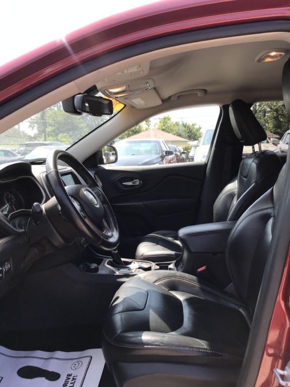 2016 Jeep Cherokee Image 16