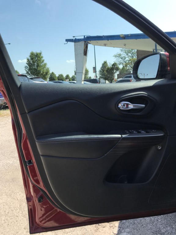 2016 Jeep Cherokee Image 17