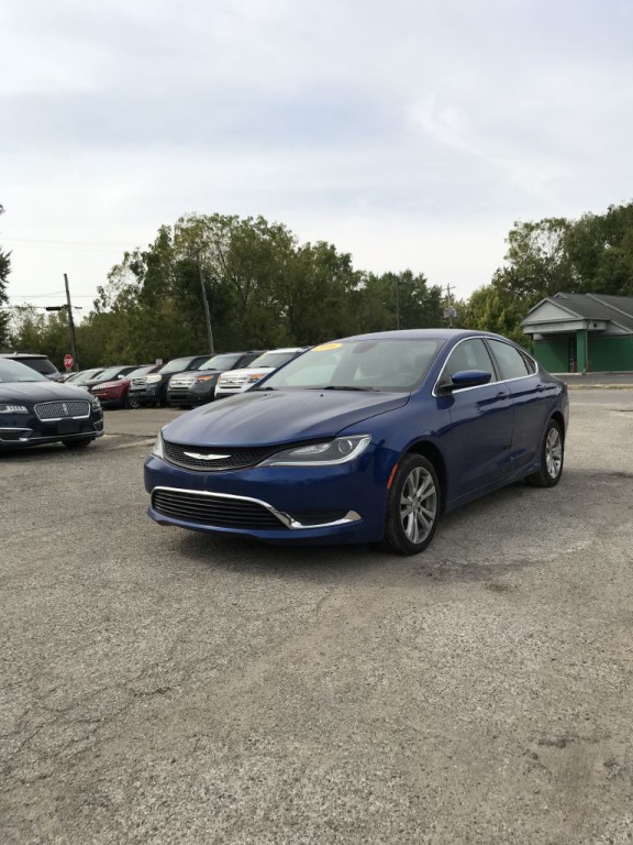 2016 Chrysler 200 Image 5