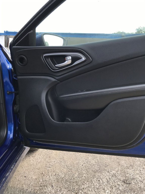 2016 Chrysler 200 Image 7