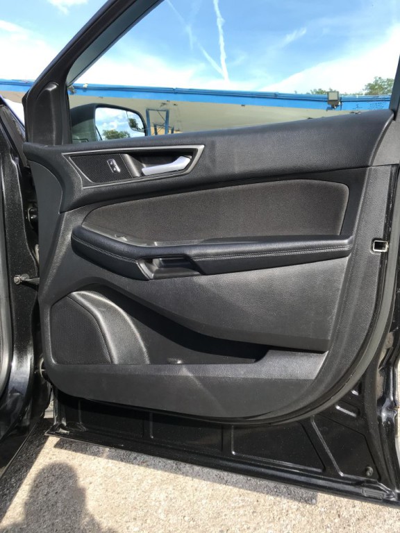 2015 Ford Edge Image 17