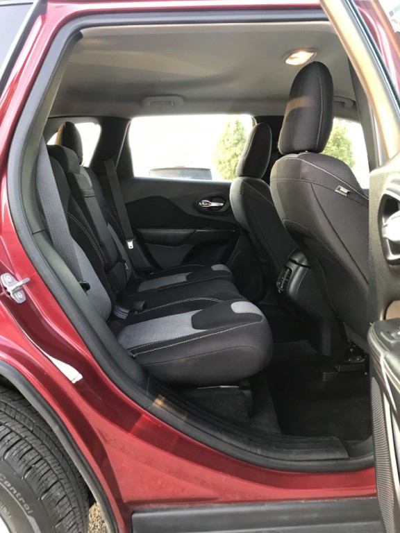 2015 Jeep Cherokee Image 11