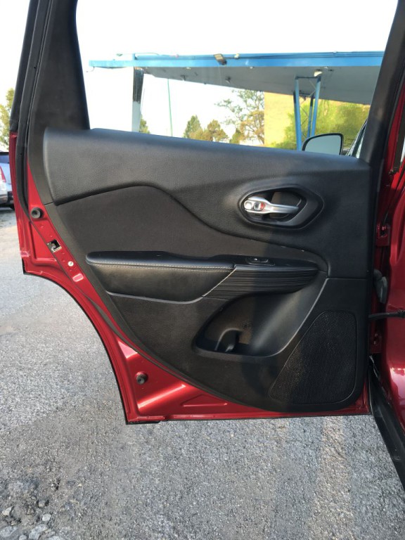 2015 Jeep Cherokee Image 15