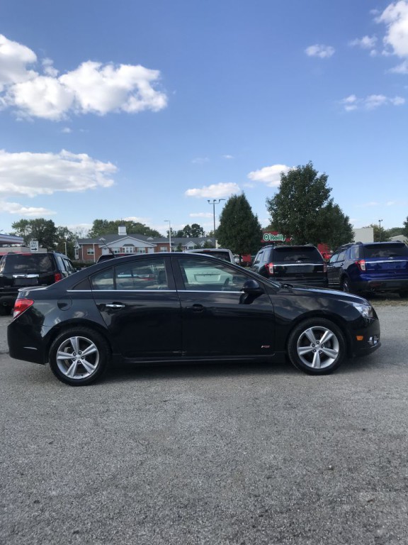 2014 Chevrolet Cruze Image 2
