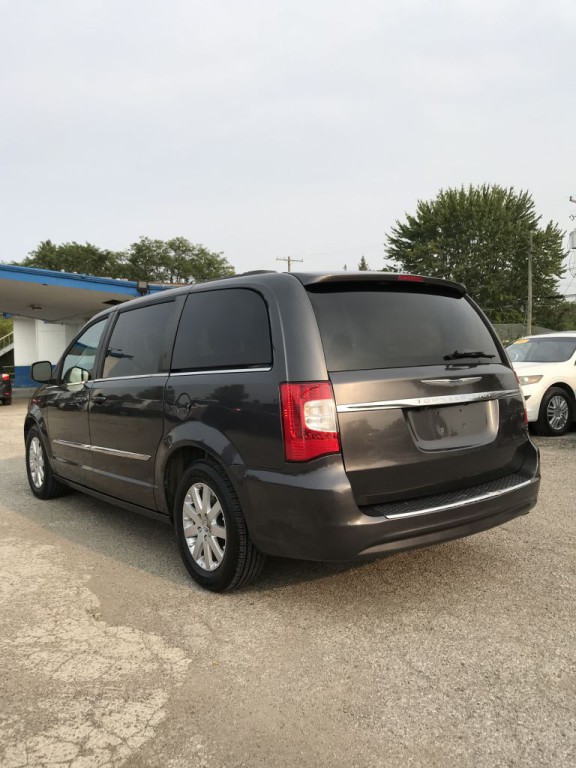 2015 Chrysler Town & Country Image 5