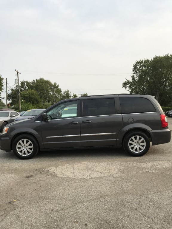 2015 Chrysler Town & Country Image 6