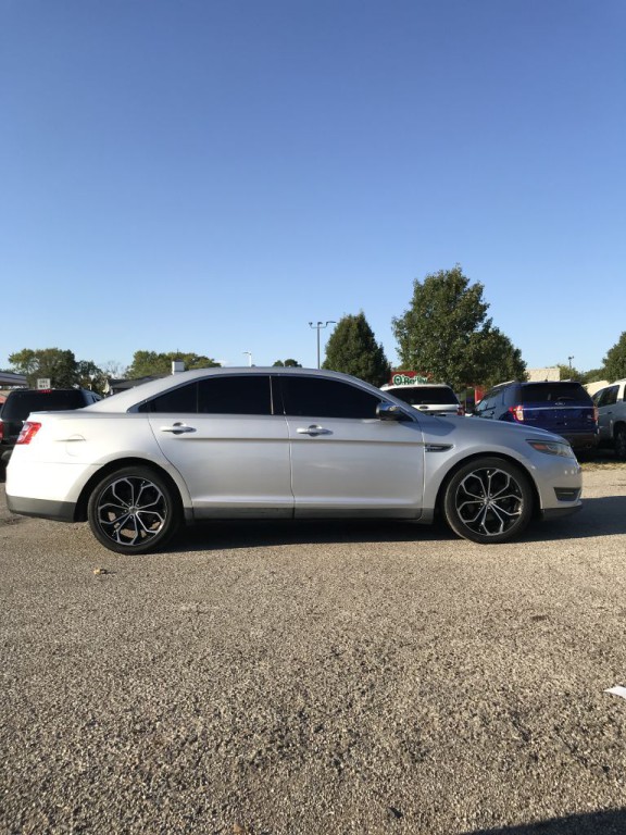 2014 Ford Taurus Image 2