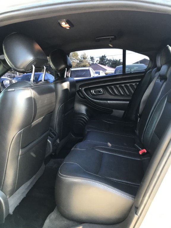 2014 Ford Taurus Image 11