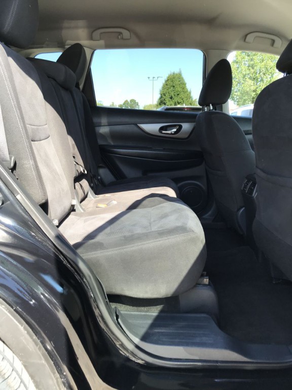 2016 Nissan Rogue Image 16