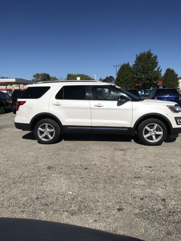 2016 Ford Explorer Image 2