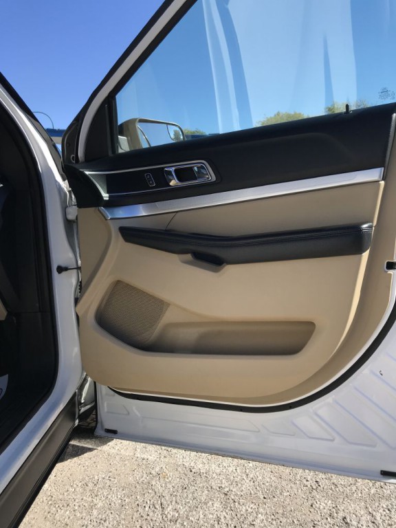 2016 Ford Explorer Image 8