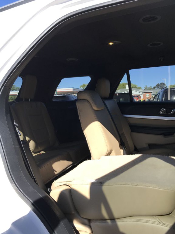 2016 Ford Explorer Image 9