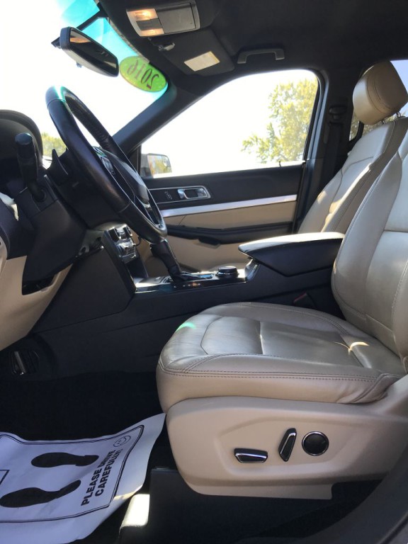 2016 Ford Explorer Image 13