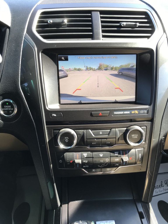 2016 Ford Explorer Image 16