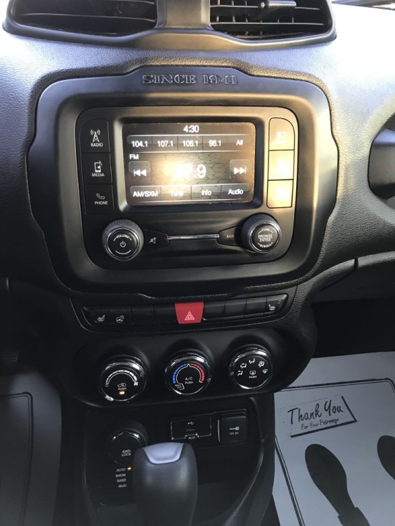 2017 Jeep Renegade Image 18