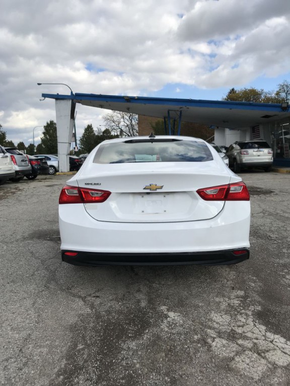 2018 Chevrolet Malibu Image 4