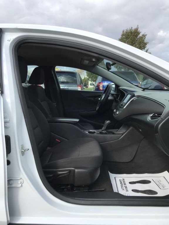 2018 Chevrolet Malibu Image 9