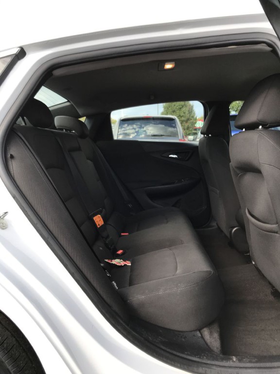 2018 Chevrolet Malibu Image 11