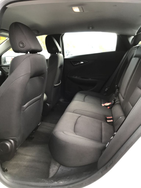2018 Chevrolet Malibu Image 14