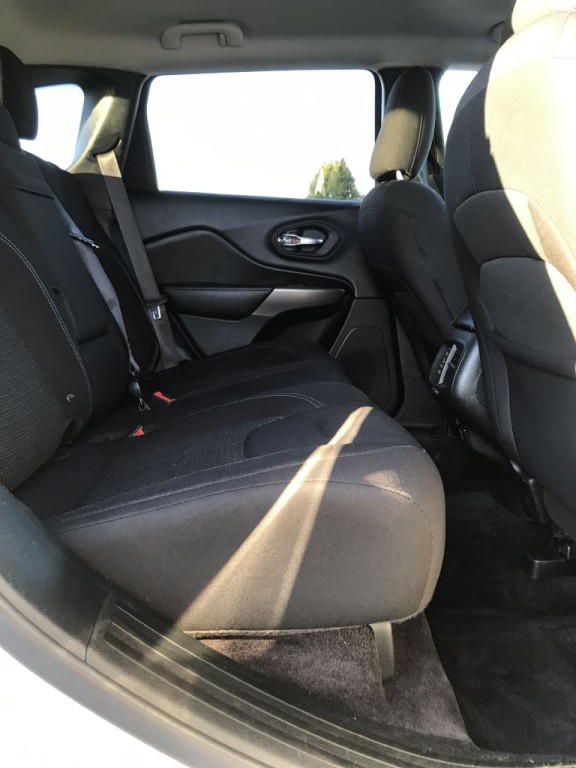 2019 Jeep Cherokee Image 11