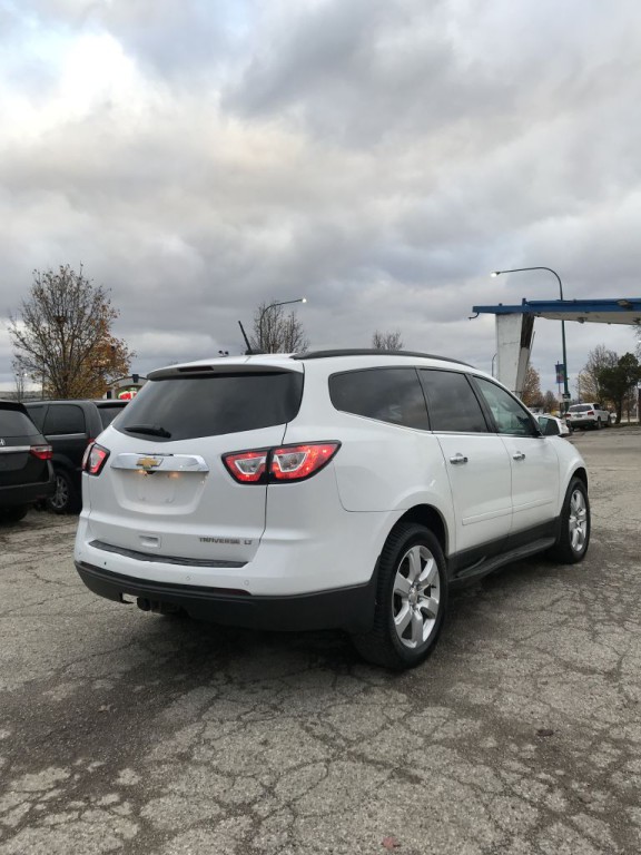 2017 Chevrolet Traverse Image 3