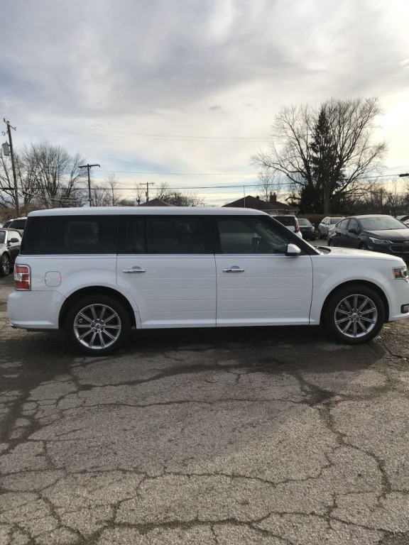 2017 Ford Flex Image 2