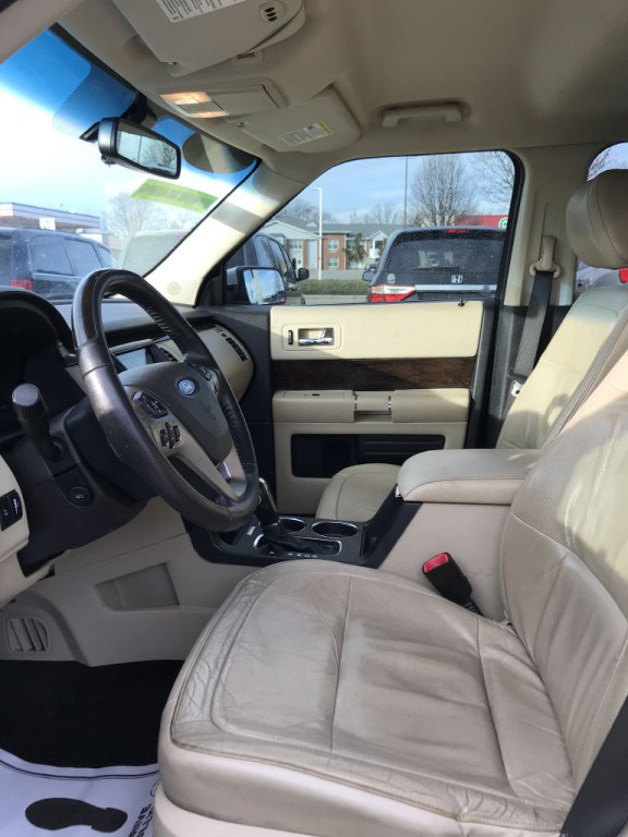 2017 Ford Flex Image 8