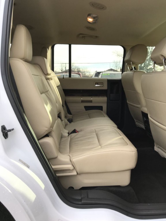 2017 Ford Flex Image 16