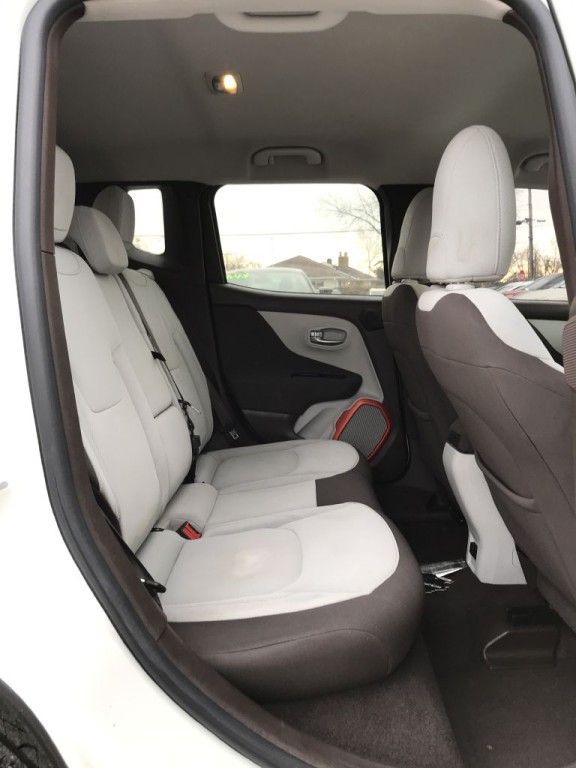 2015 Jeep Renegade Image 11