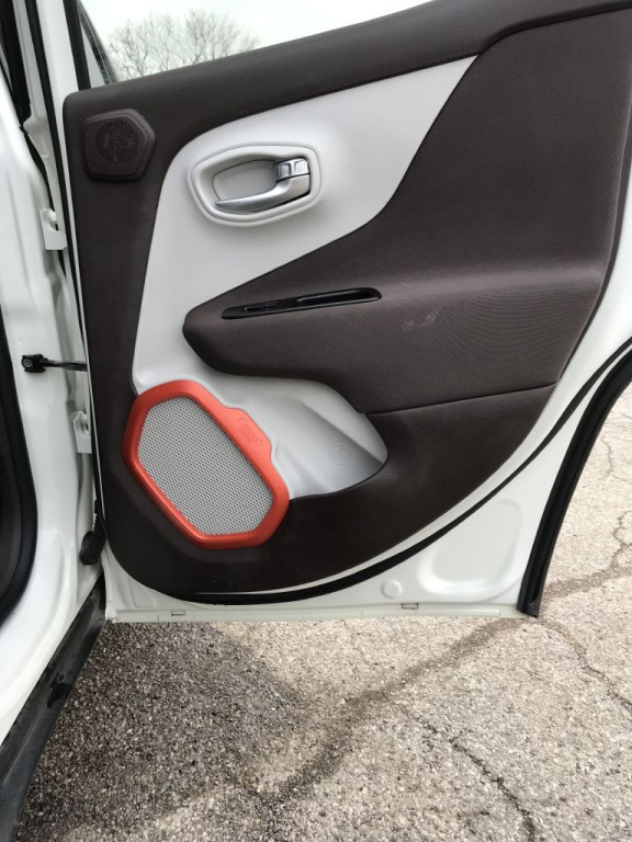 2015 Jeep Renegade Image 12