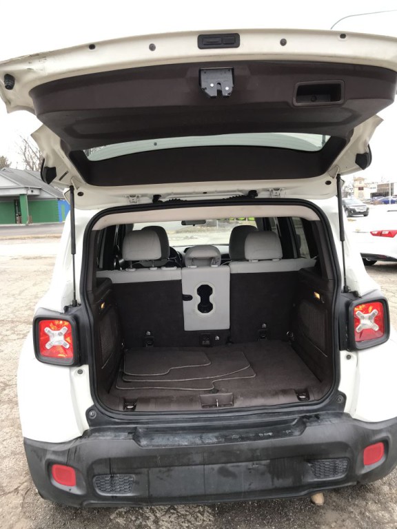 2015 Jeep Renegade Image 13