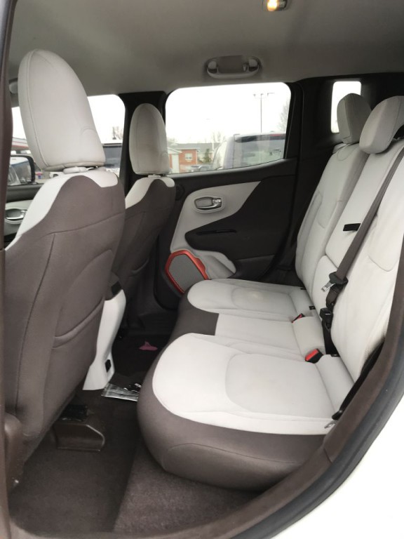 2015 Jeep Renegade Image 14